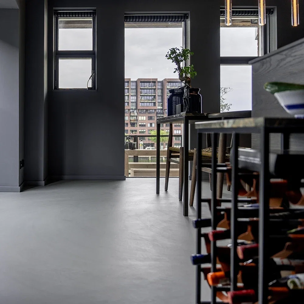 Lavasteen aanrechtblad met minerale uitstraling in stijlvolle keuken