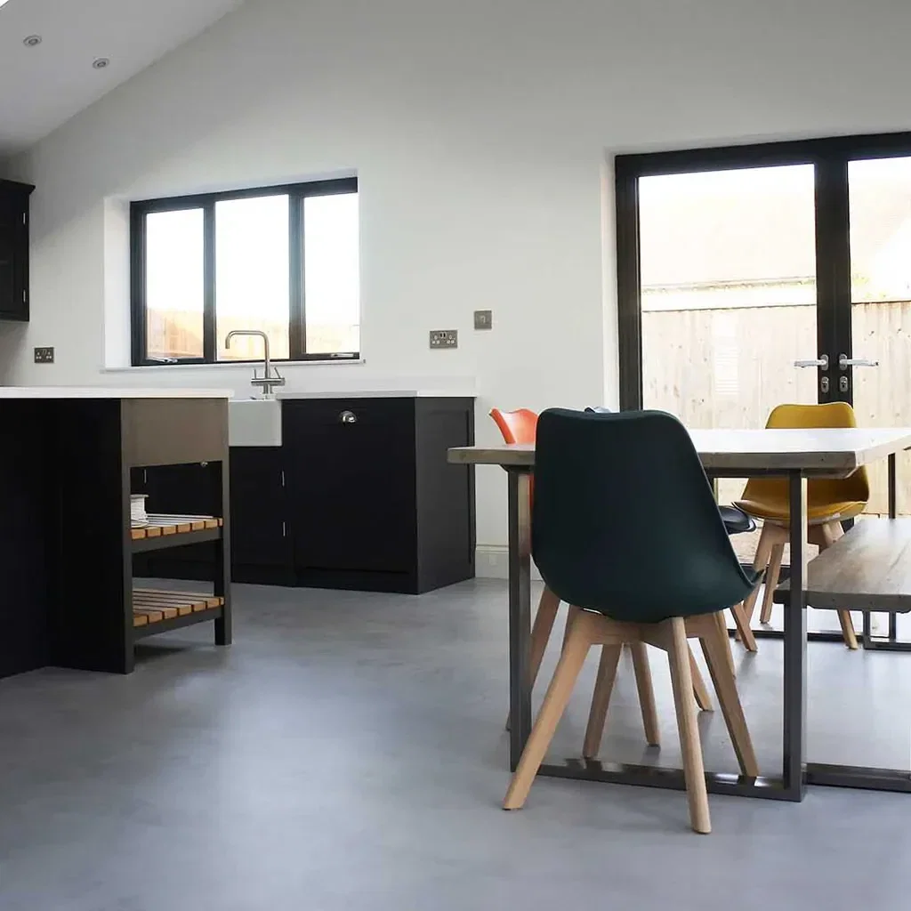 Microcement keuken Den Haag modern — doorlopende luxe vloer