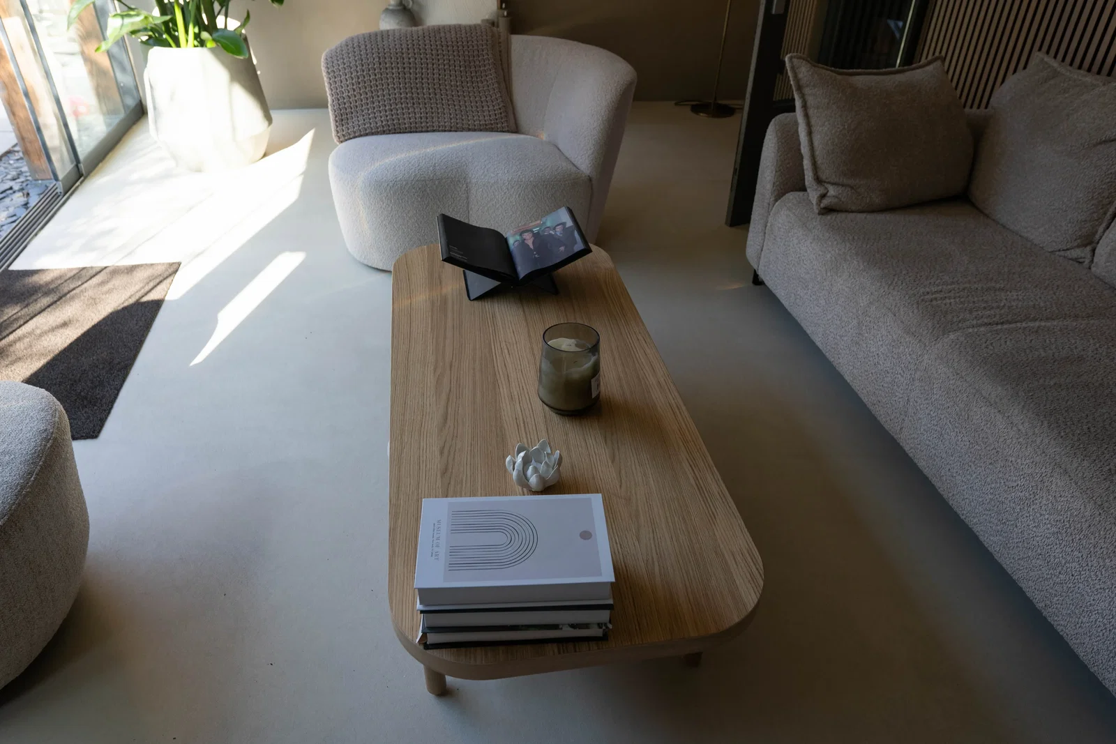 Microcement vloer specialist Breda — naadloze lavasteen gietvloer West-Brabant