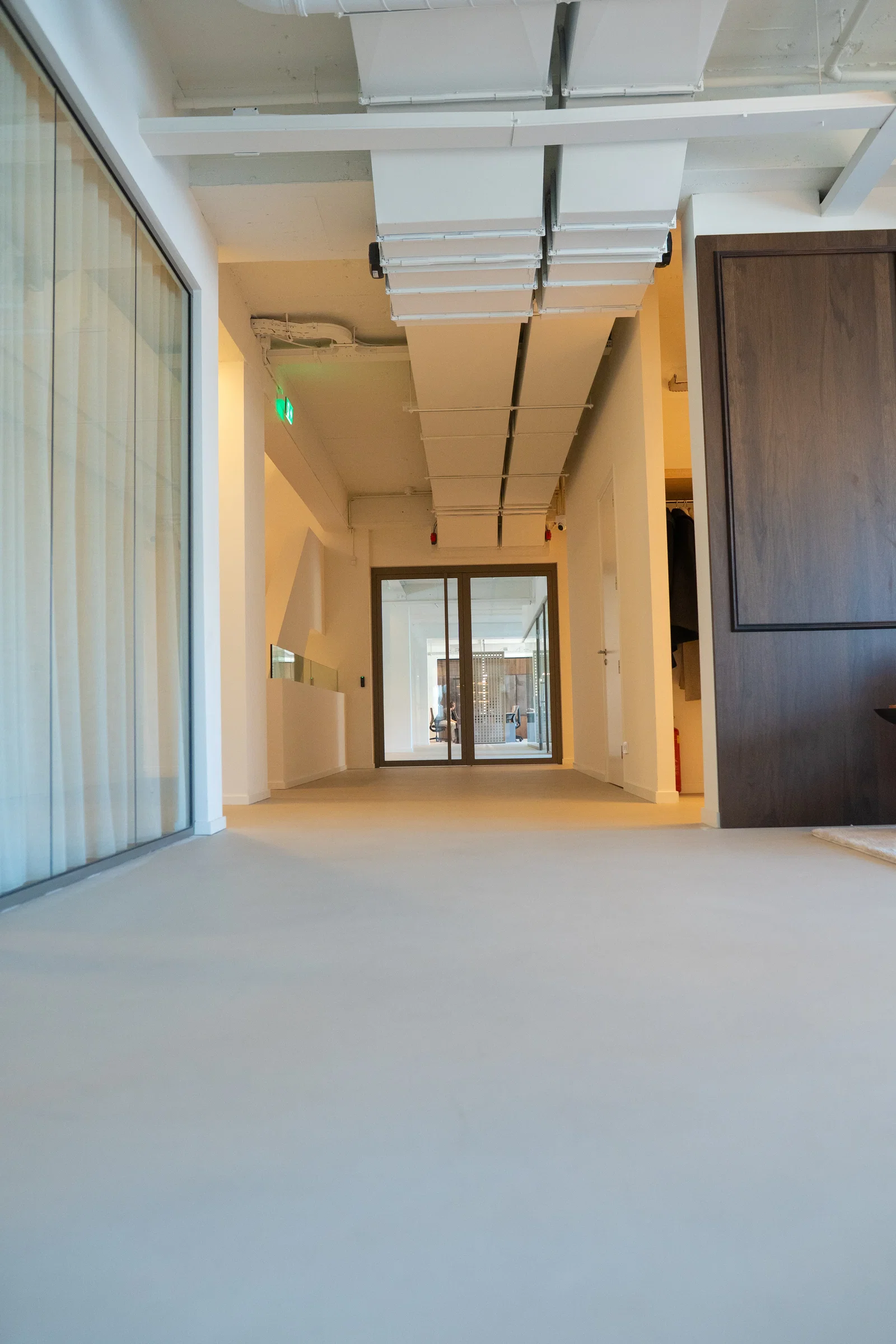 Bedrijfsvloer microcement zakelijk interieur