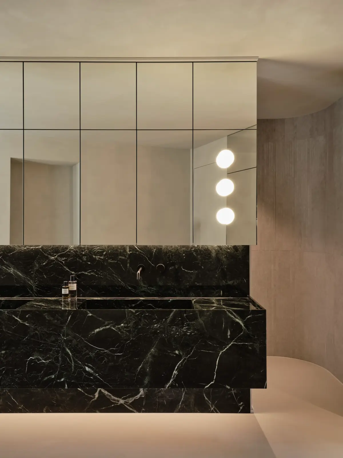 Lavasteen badkamer premium Den Bosch
